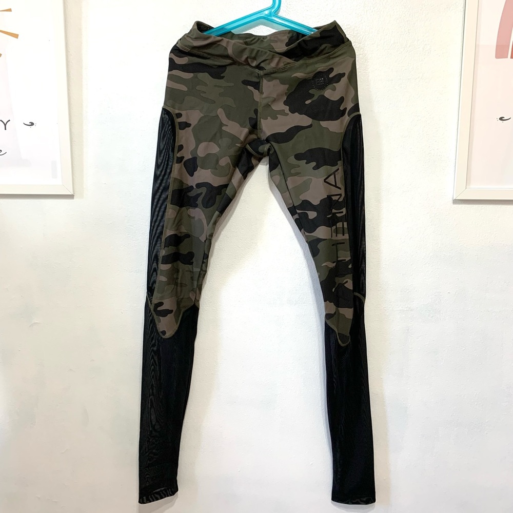 Body Engineers Camo Tight Leggings